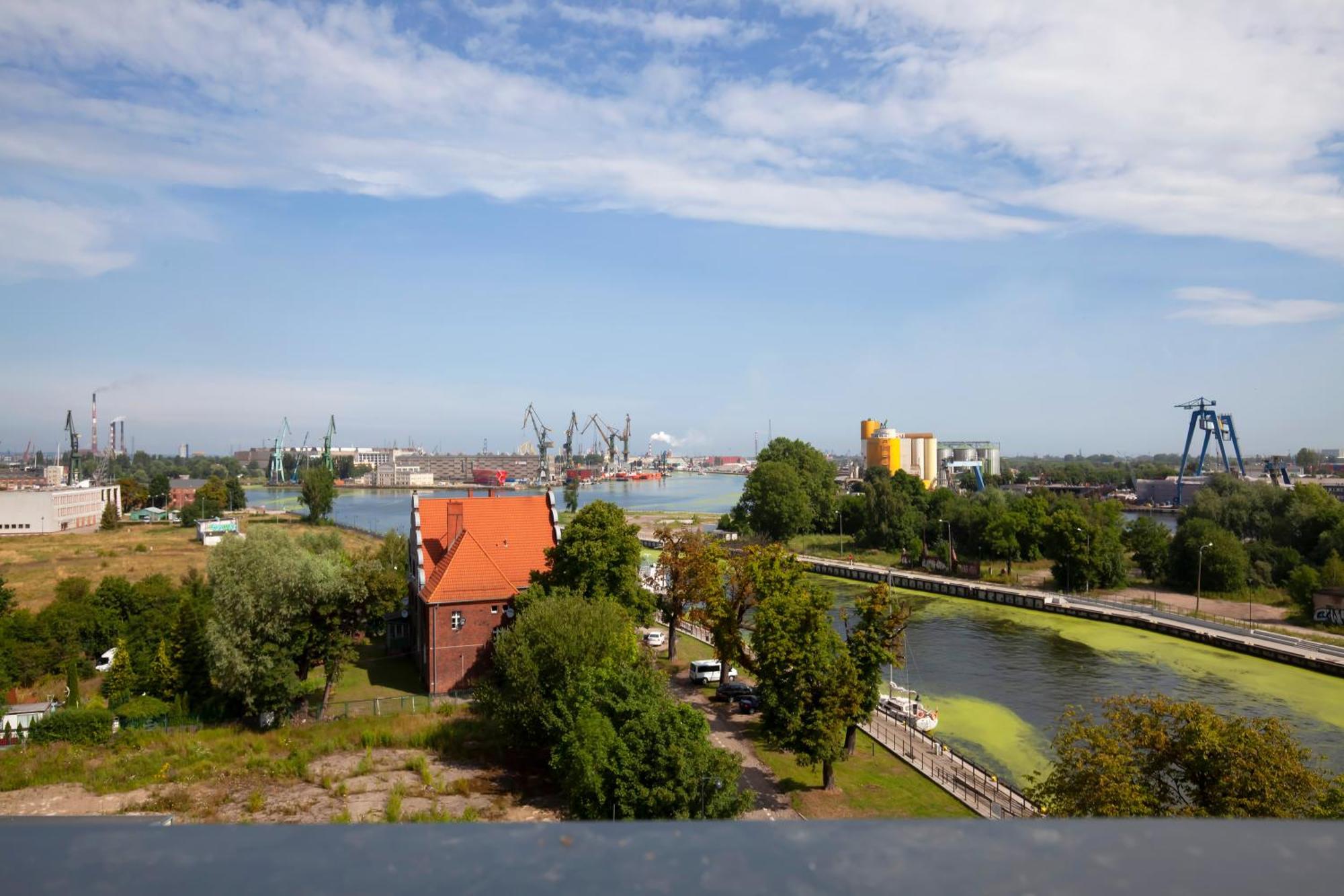 Elite Chlebova Shipyard